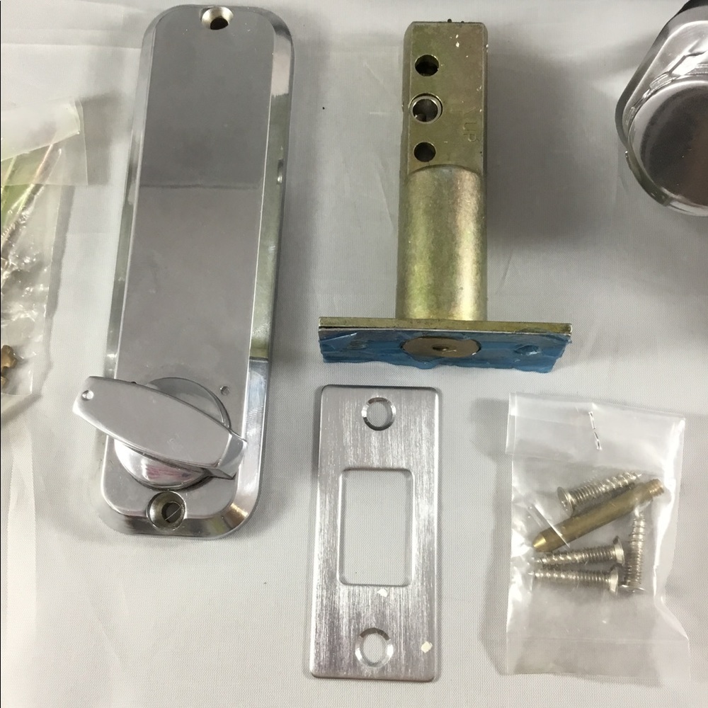 Pushbutton Lock - Picture 3 of 7